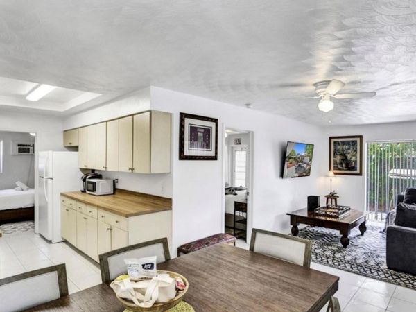 820 NE 16th Avenue, Unit 5, Fort Lauderdale, FL 33304