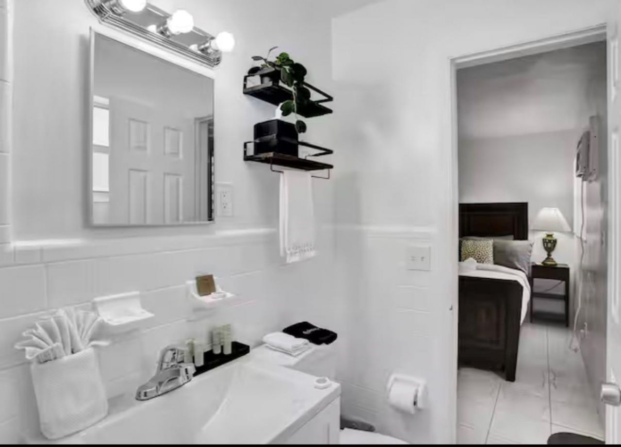 820 NE 16th Avenue, Unit 5, Fort Lauderdale, FL 33304 Photo