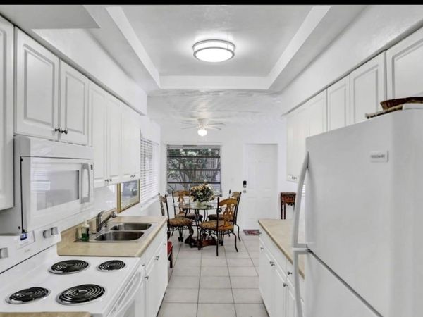 820 NE 16th Avenue, Unit 6, Fort Lauderdale, FL 33304