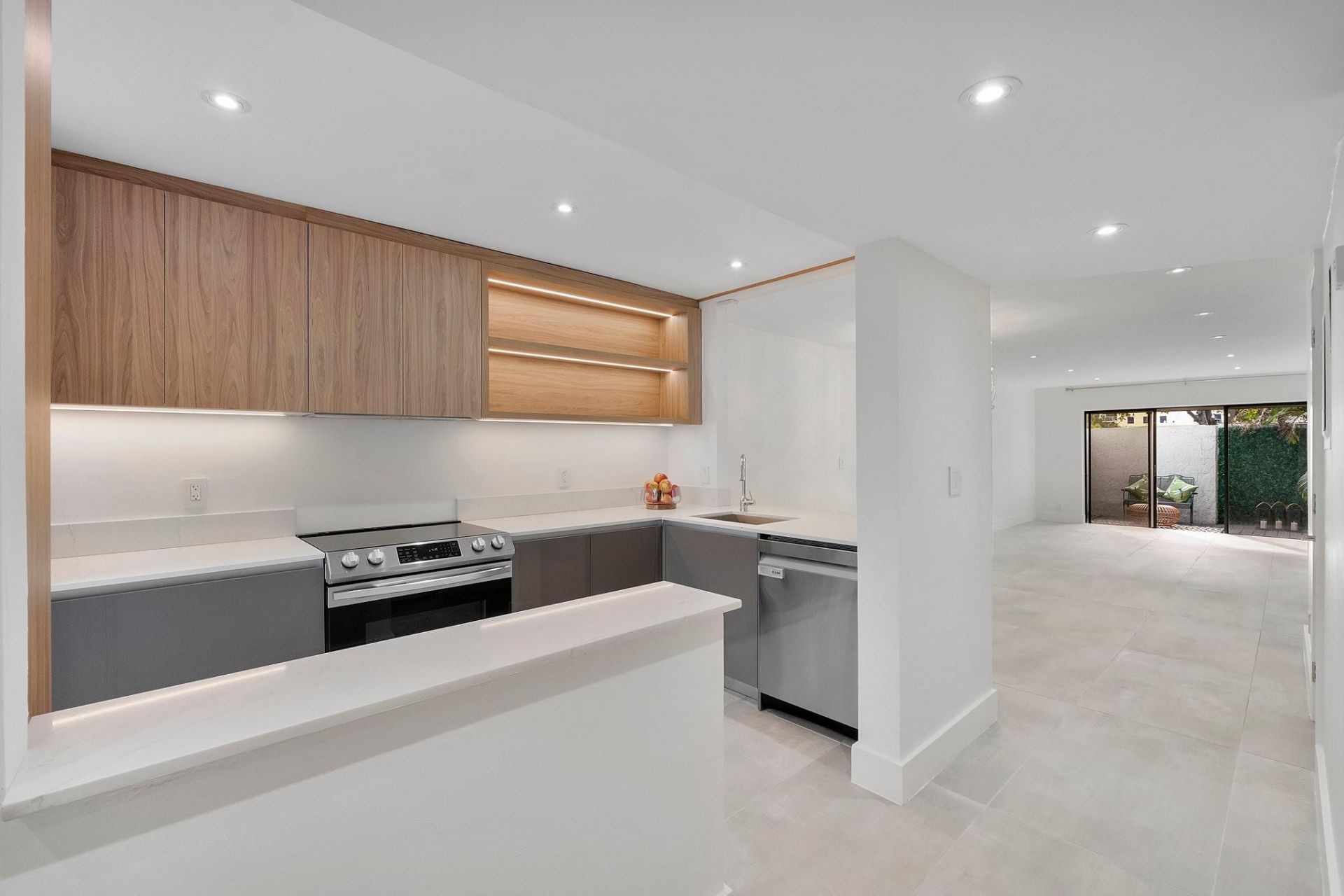 555 NE 7th Avenue, Unit 5A, Fort Lauderdale, FL 33301 Photo