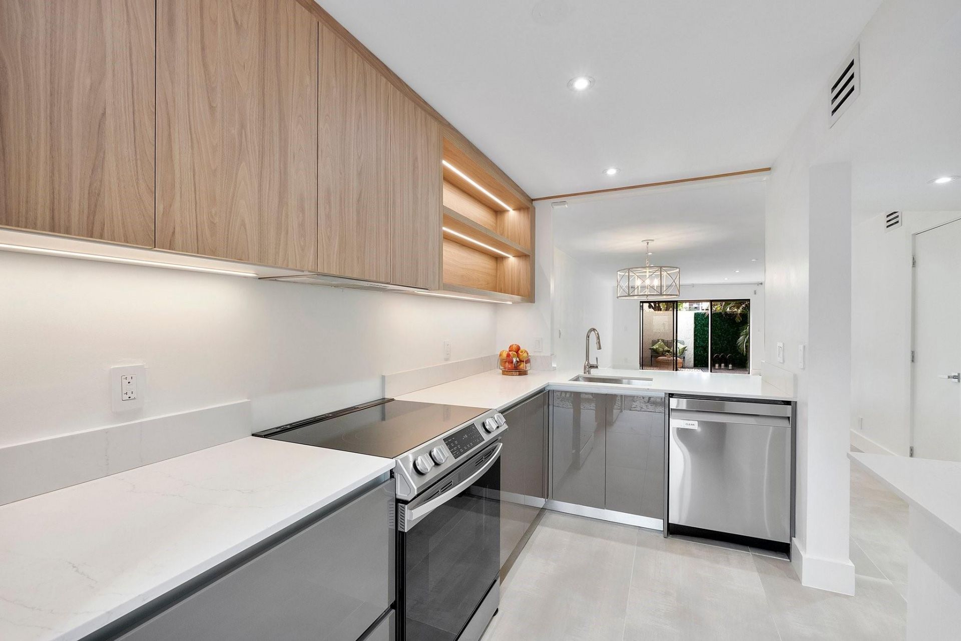 555 NE 7th Avenue, Unit 5A, Fort Lauderdale, FL 33301 Photo