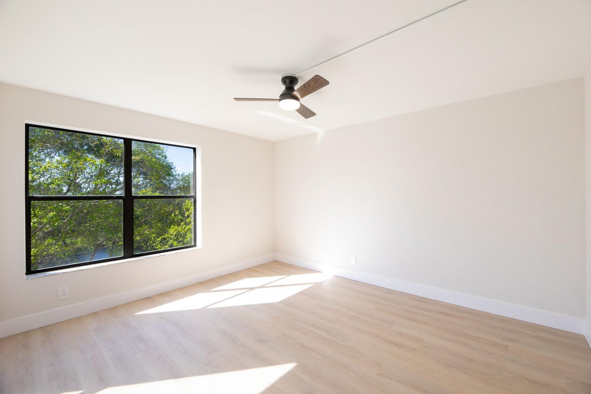 2322 S Cypress Bend Drive, Unit 411, Pompano Beach, FL 33069 Photo