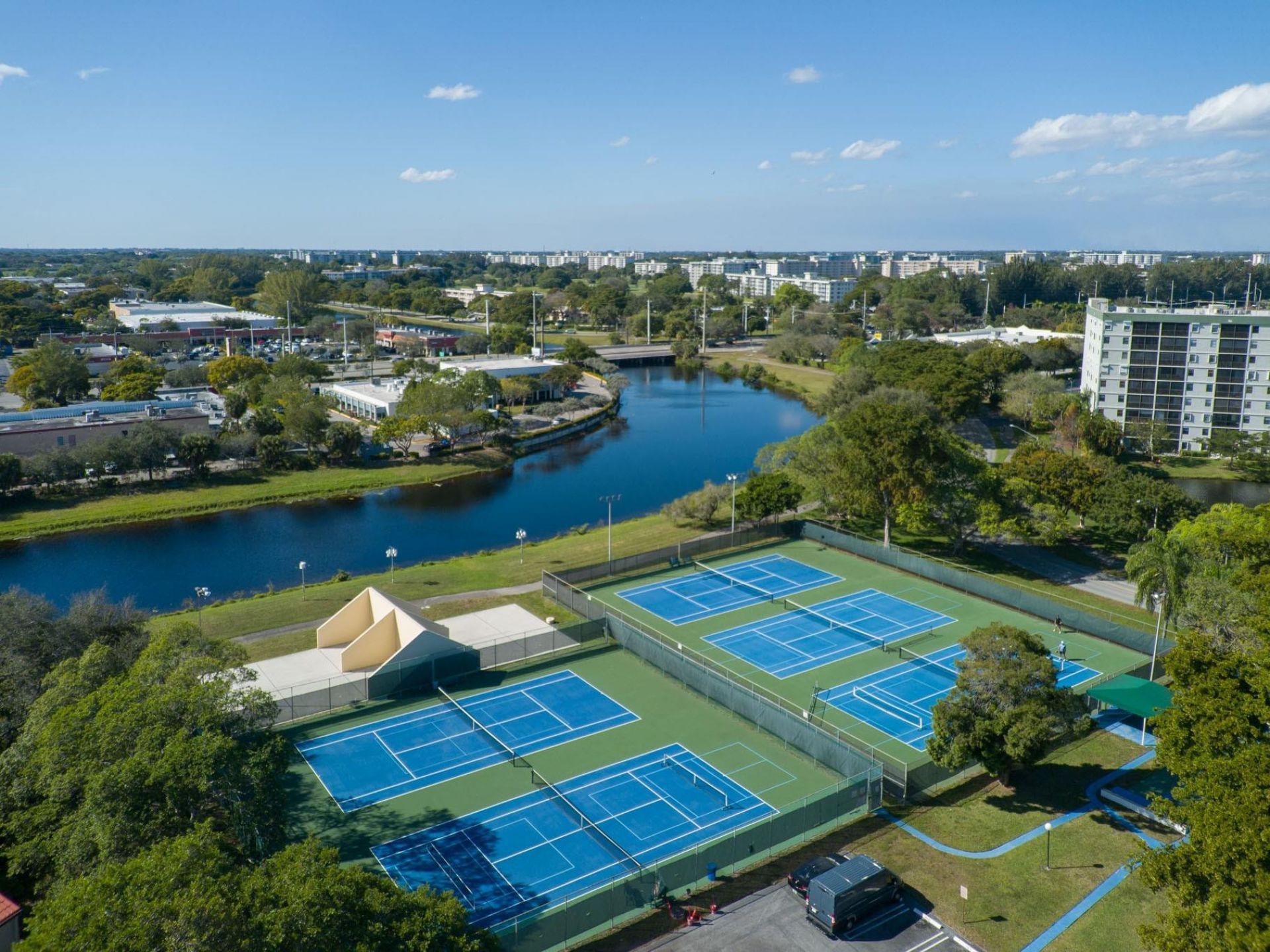 2322 S Cypress Bend Drive, Unit 411, Pompano Beach, FL 33069 Photo