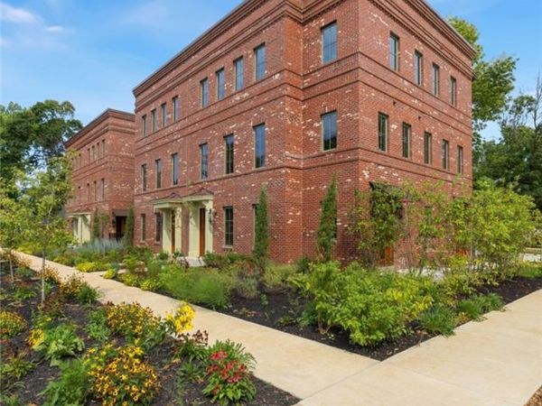 300 NW 5th Street , Bentonville, AR 72712