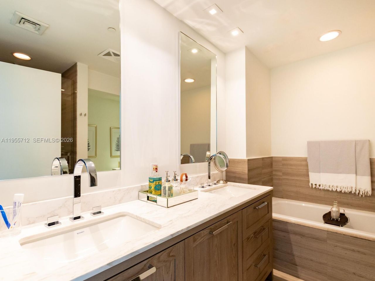 360 Ocean Dr , Unit 606S, Key Biscayne, FL 33149 Photo