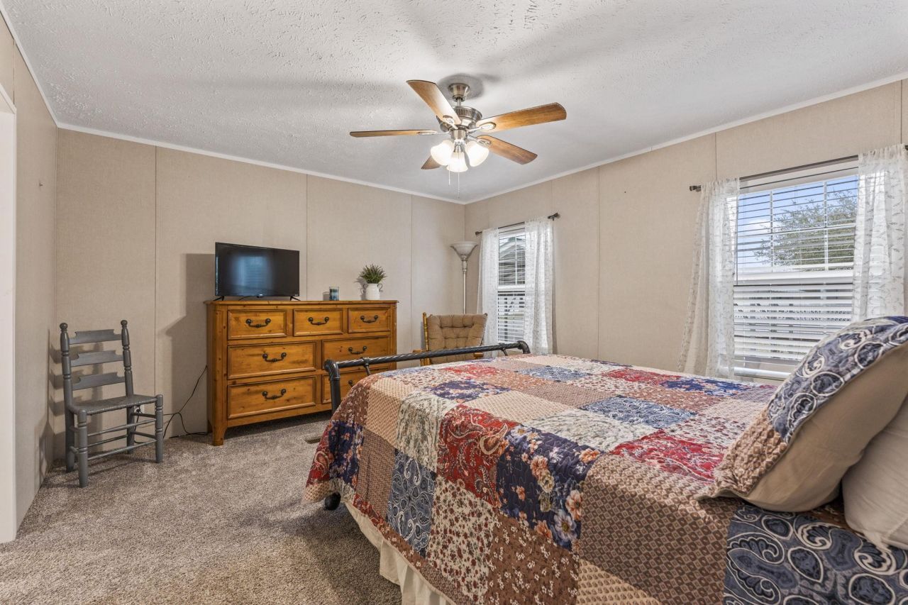 801 Waterway Dr. Photo 12