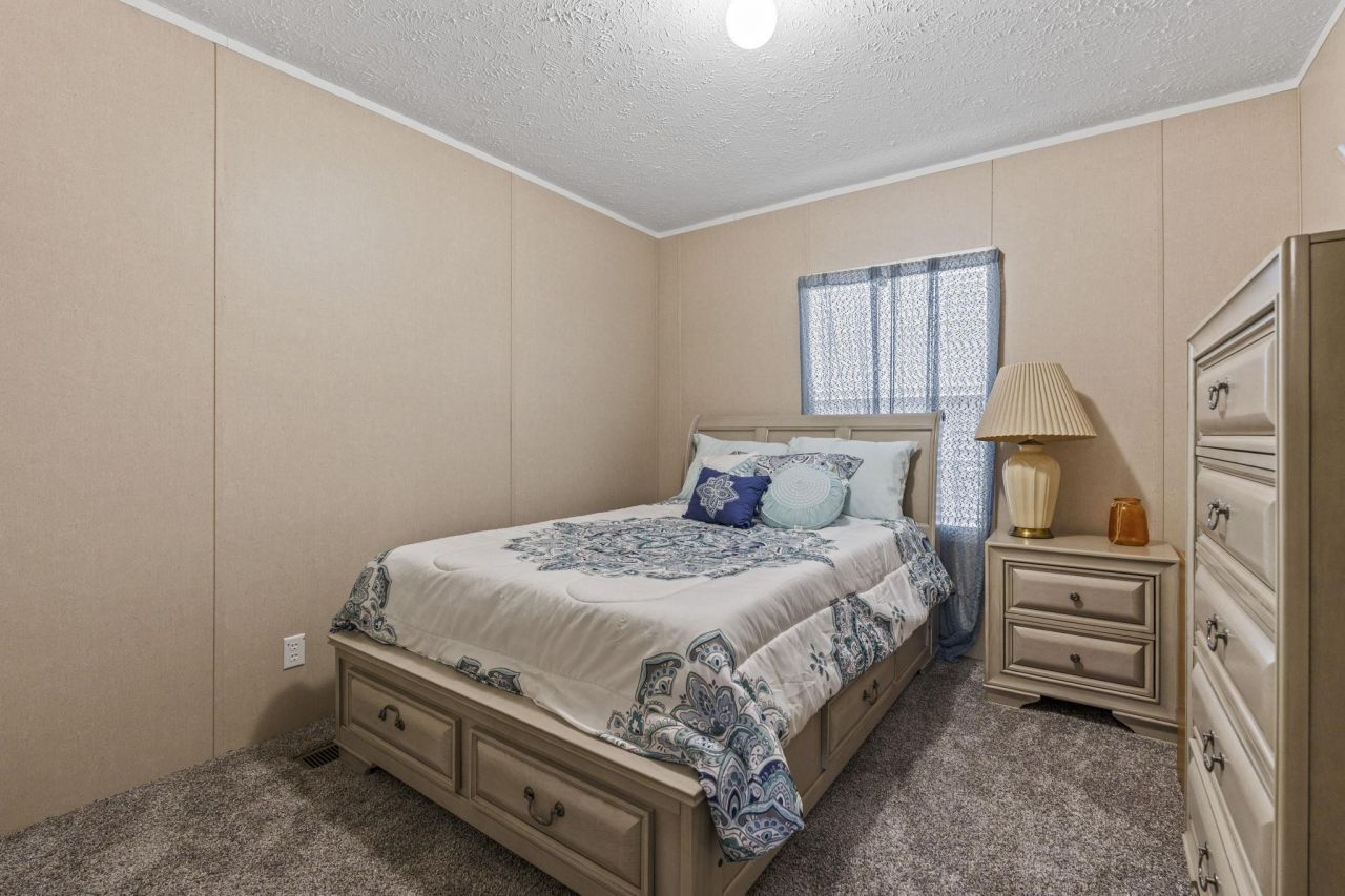 801 Waterway Dr. Photo 16