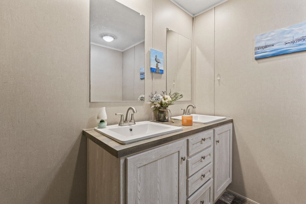 801 Waterway Dr. Photo 17