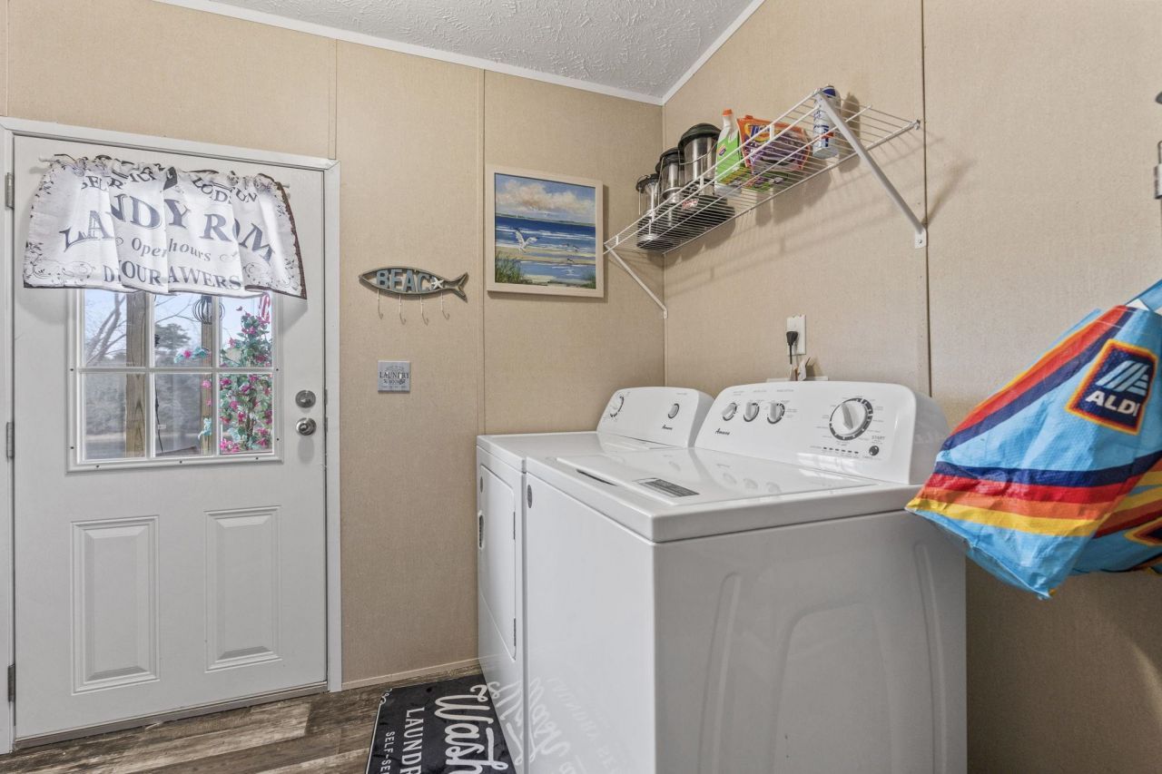 801 Waterway Dr. Photo 19