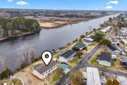 801 Waterway Dr. photo 4