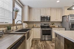 801 Waterway Dr. photo 4