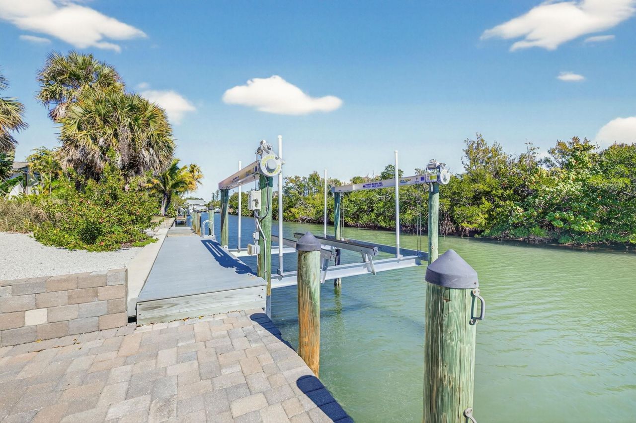952 Kings Crown Dr, Sanibel, FL 33957 Photo