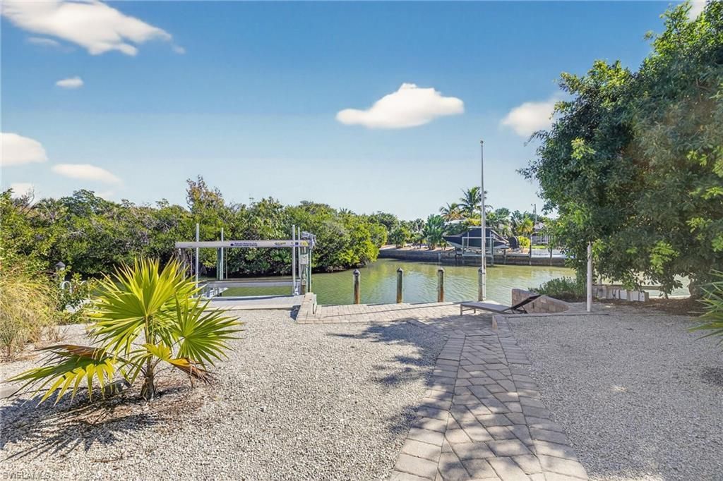 952 Kings Crown Dr, Sanibel, FL 33957 Photo