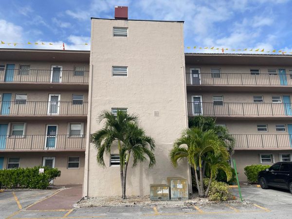 729 Lori Drive, Unit 302, Palm Springs, FL 33461