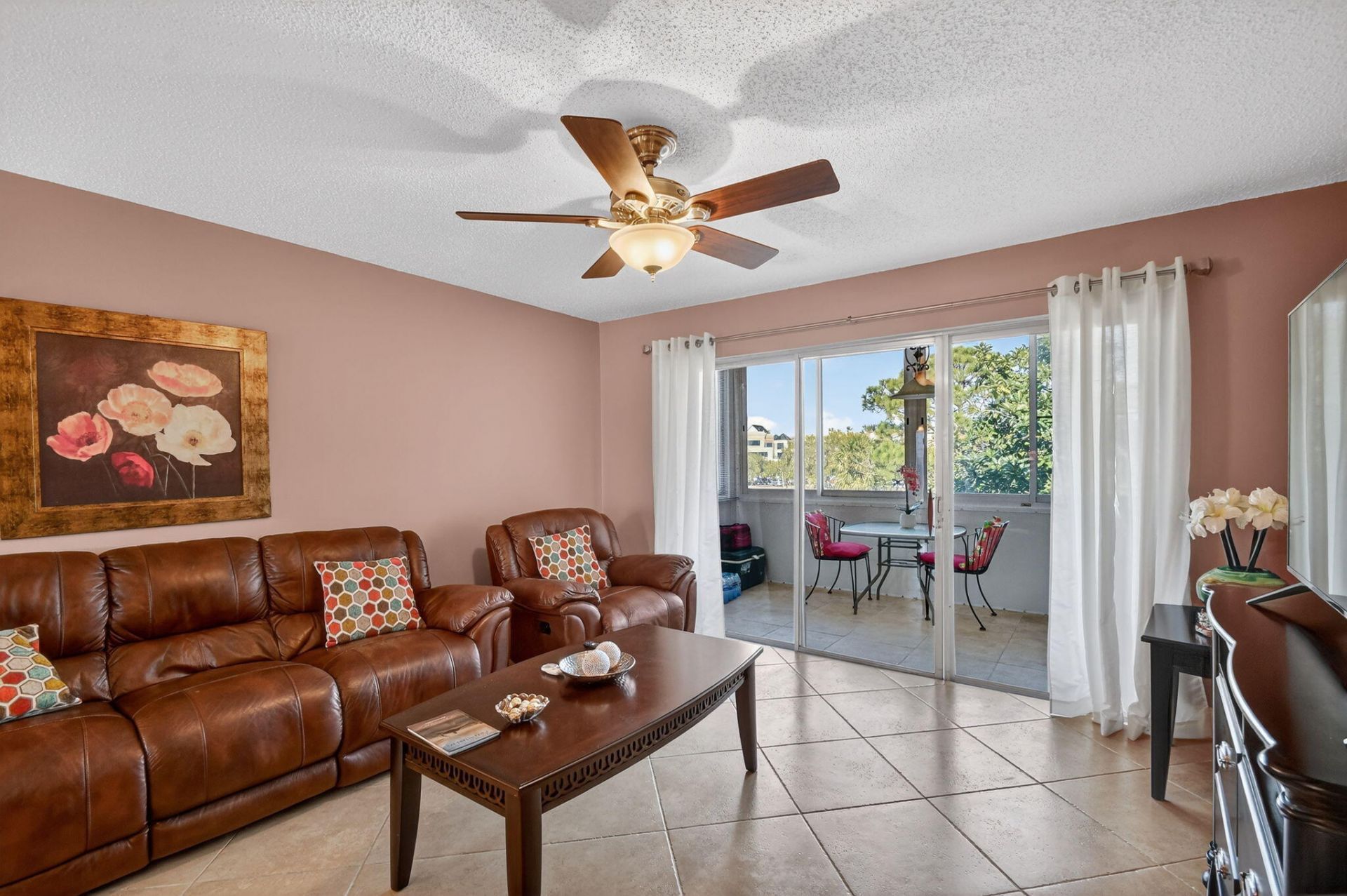 729 Lori Drive, Unit 302, Palm Springs, FL 33461 Photo