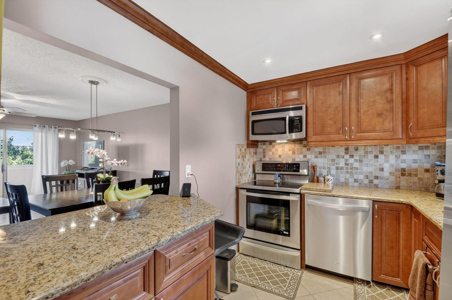 729 Lori Drive, Unit 302, Palm Springs, FL 33461 Photo