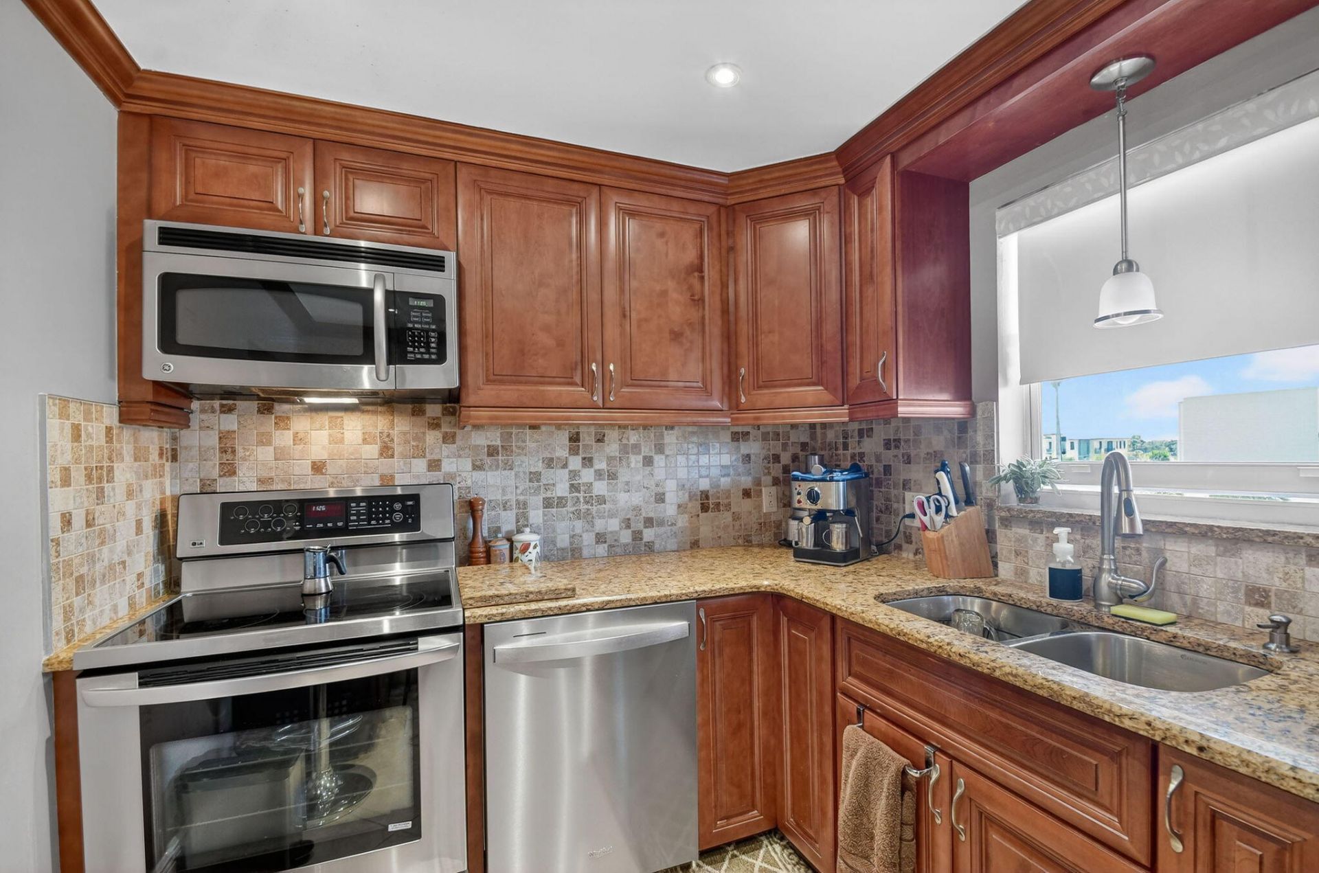 729 Lori Drive, Unit 302, Palm Springs, FL 33461 Photo