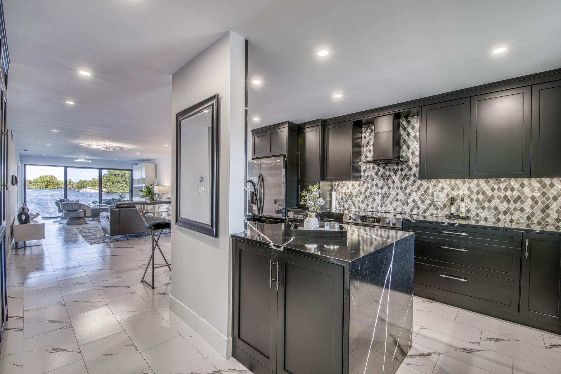 313 Lake Circle, Unit 111, North Palm Beach, FL 33408 Photo