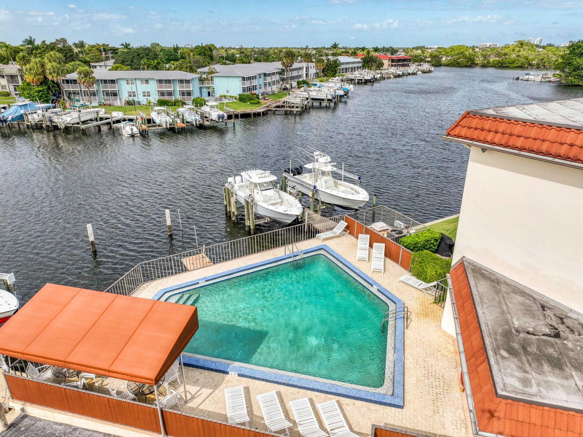 313 Lake Circle, Unit 111, North Palm Beach, FL 33408 Photo