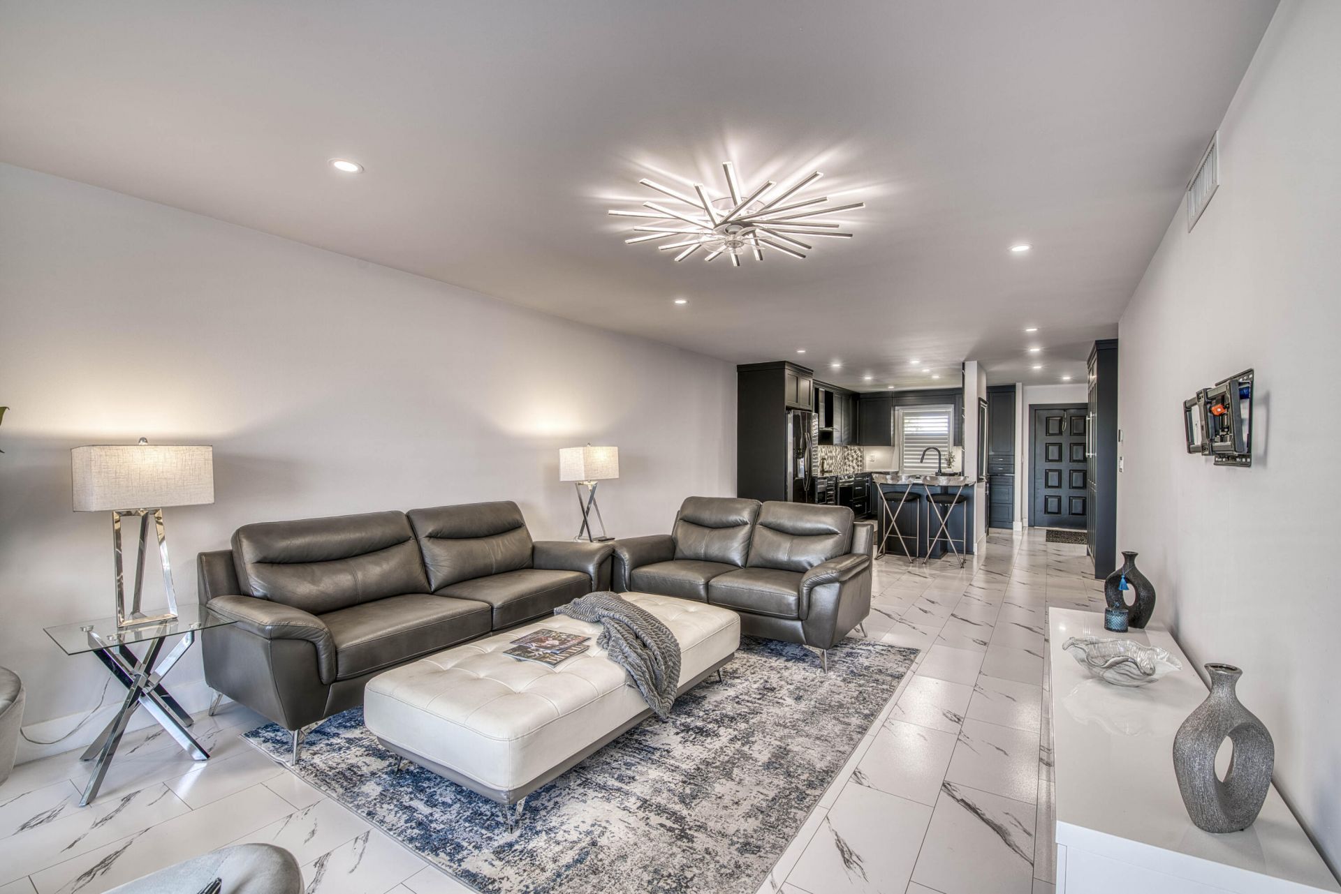 313 Lake Circle, Unit 111, North Palm Beach, FL 33408 Photo