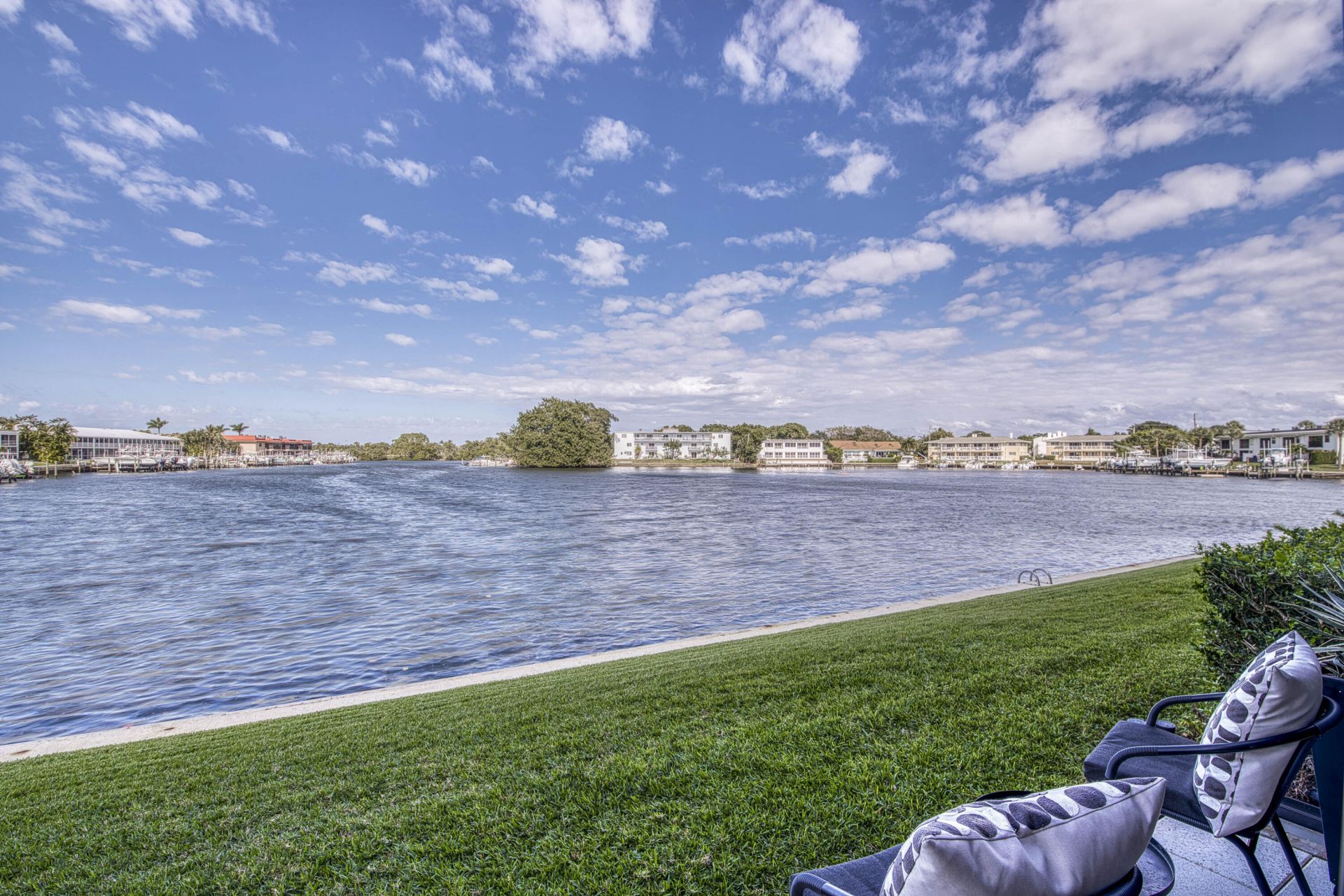 313 Lake Circle, Unit 111, North Palm Beach, FL 33408 Photo