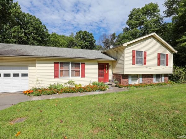 38 Roxanne Boulevard, Lloyd, NY 12528