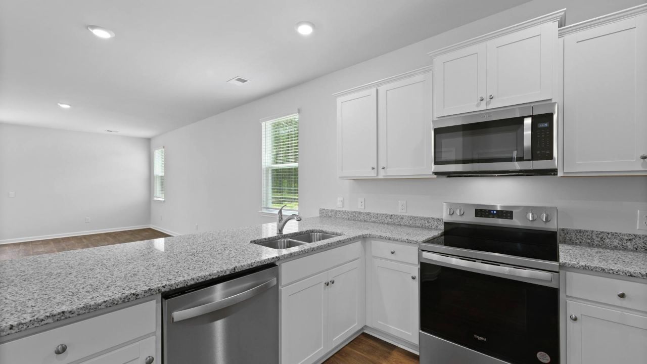 122 Hopkins Street Photo 6