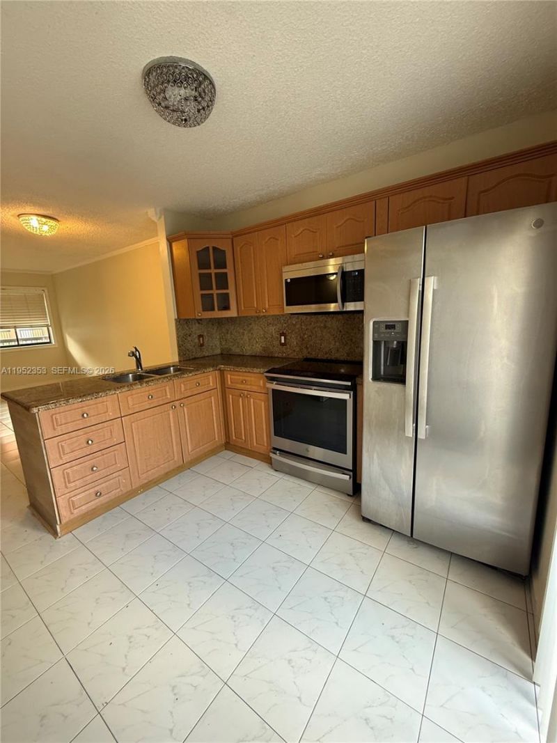 5490 W 21st Ct, Unit 308, Hialeah, FL 33016 Photo