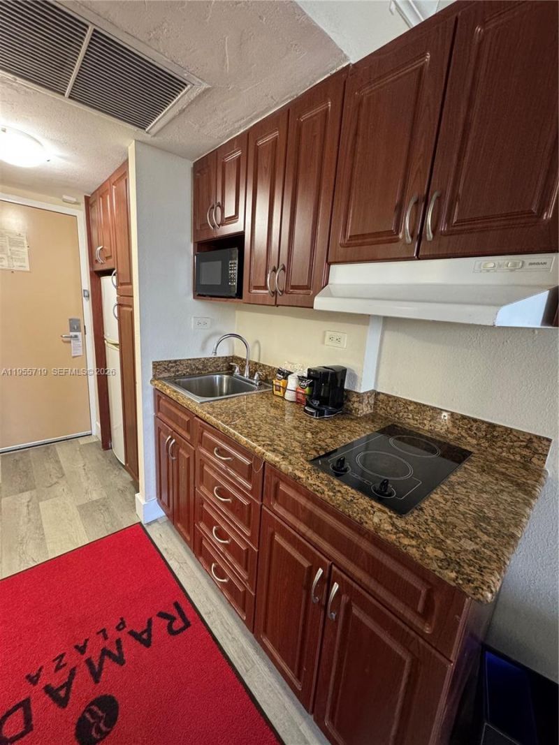 19201 Collins Ave , Unit 1103, Sunny Isles Beach, FL 33160 Photo