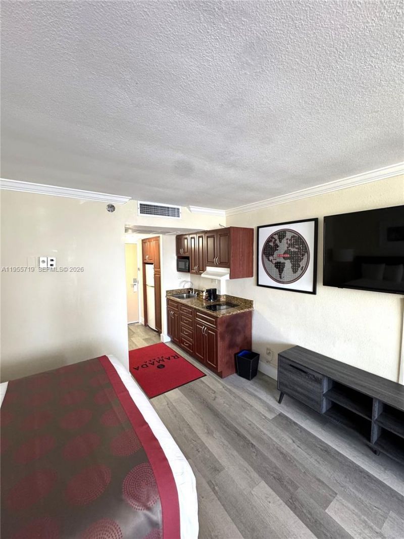 19201 Collins Ave , Unit 1103, Sunny Isles Beach, FL 33160 Photo