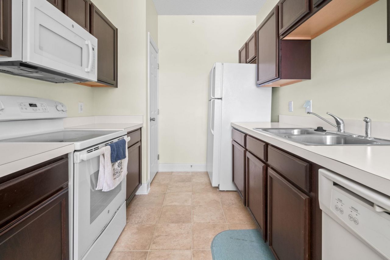 4930 Crab Pond Ct. Photo 10