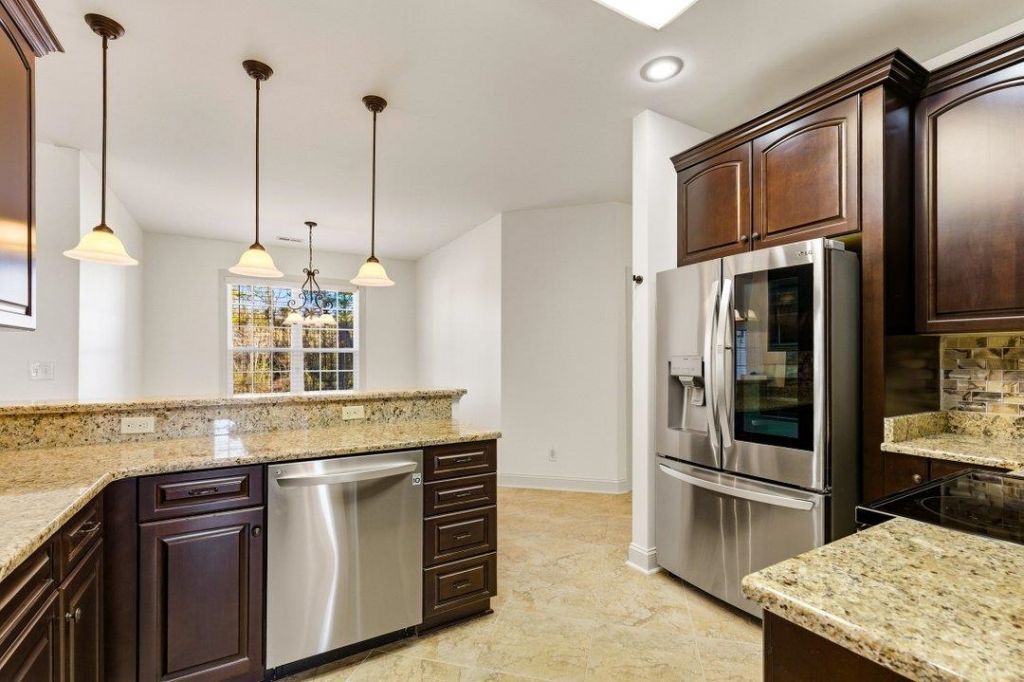 688 Sunny Pond Ln. Photo 10