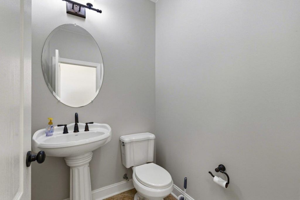 688 Sunny Pond Ln. Photo 21