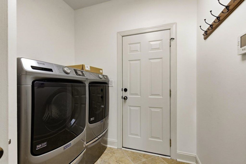 688 Sunny Pond Ln. Photo 22