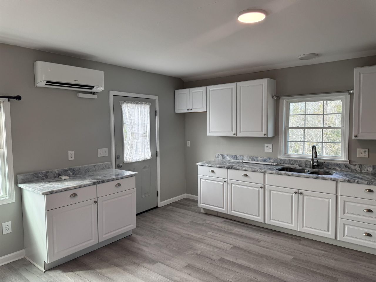 688 Sunny Pond Ln. Photo 29