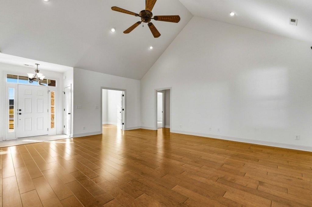 688 Sunny Pond Ln. Photo 6