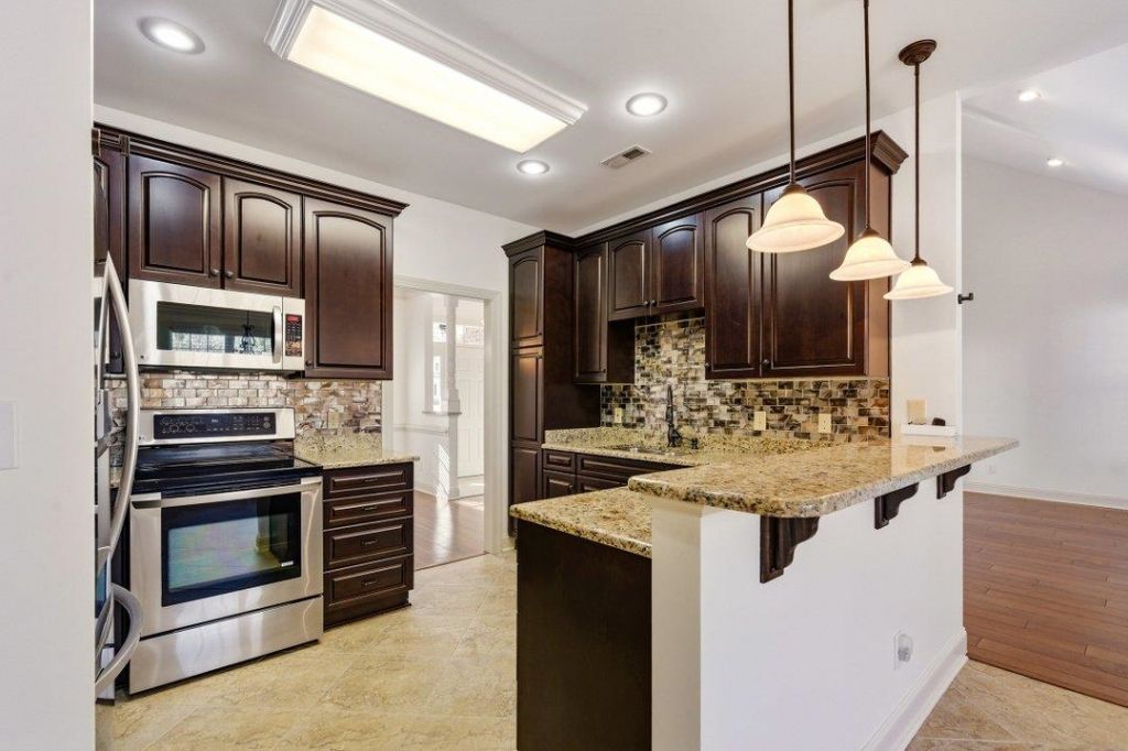 688 Sunny Pond Ln. Photo 8