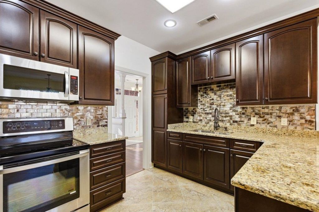 688 Sunny Pond Ln. Photo 9