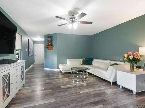 26197 Bobby Gill Rd, Denham Springs, LA 70726