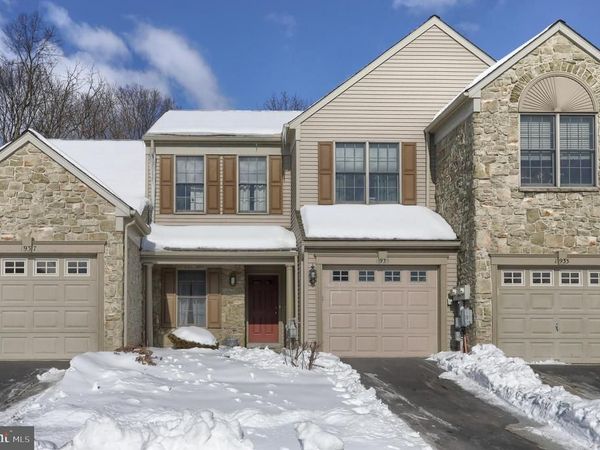 1935 LIMESTONE DRIVE, HUMMELSTOWN, PA 17036