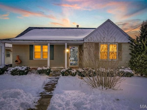 930 Ridgeway Street, Ste Genevieve, MO 63670