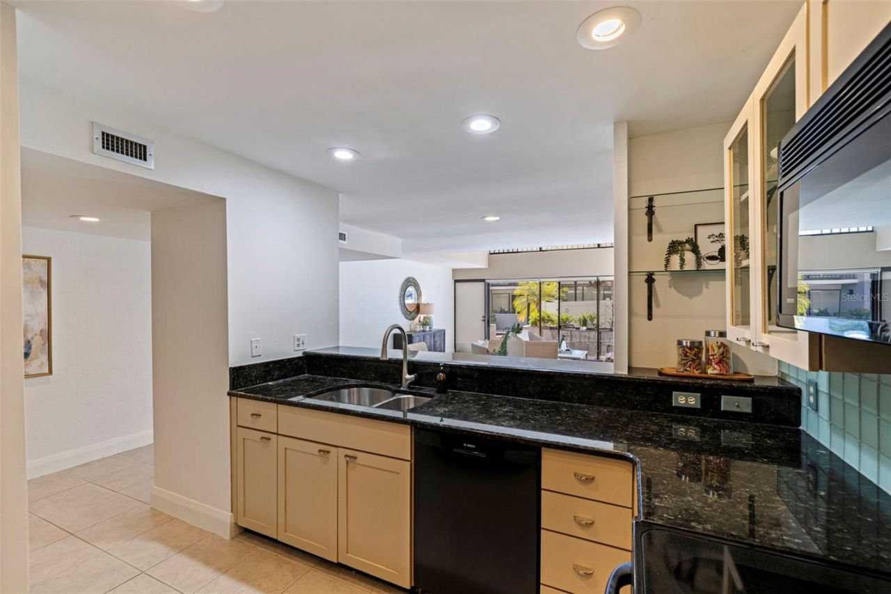 301 2nd Street N, Unit 7, Saint Petersburg, FL 33701 Photo