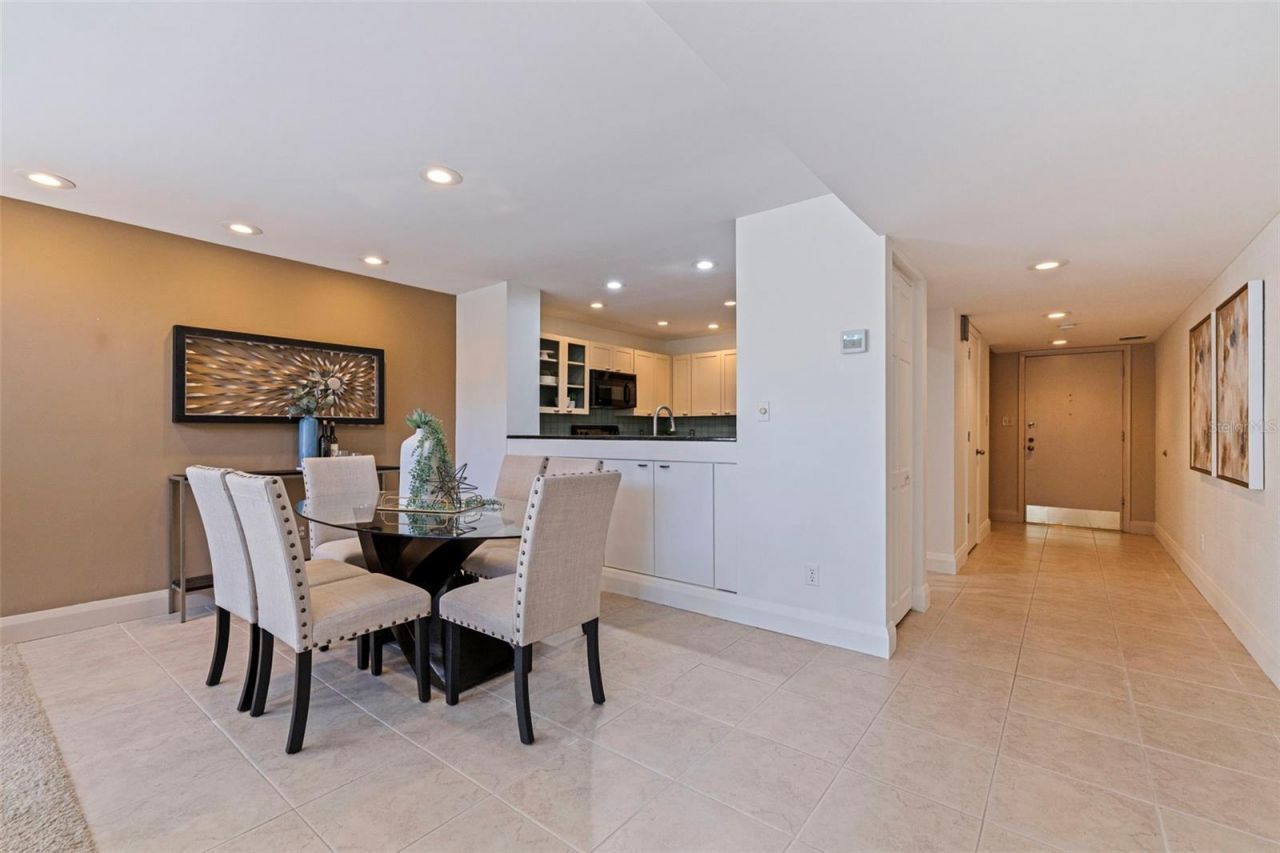 301 2nd Street N, Unit 7, Saint Petersburg, FL 33701 Photo