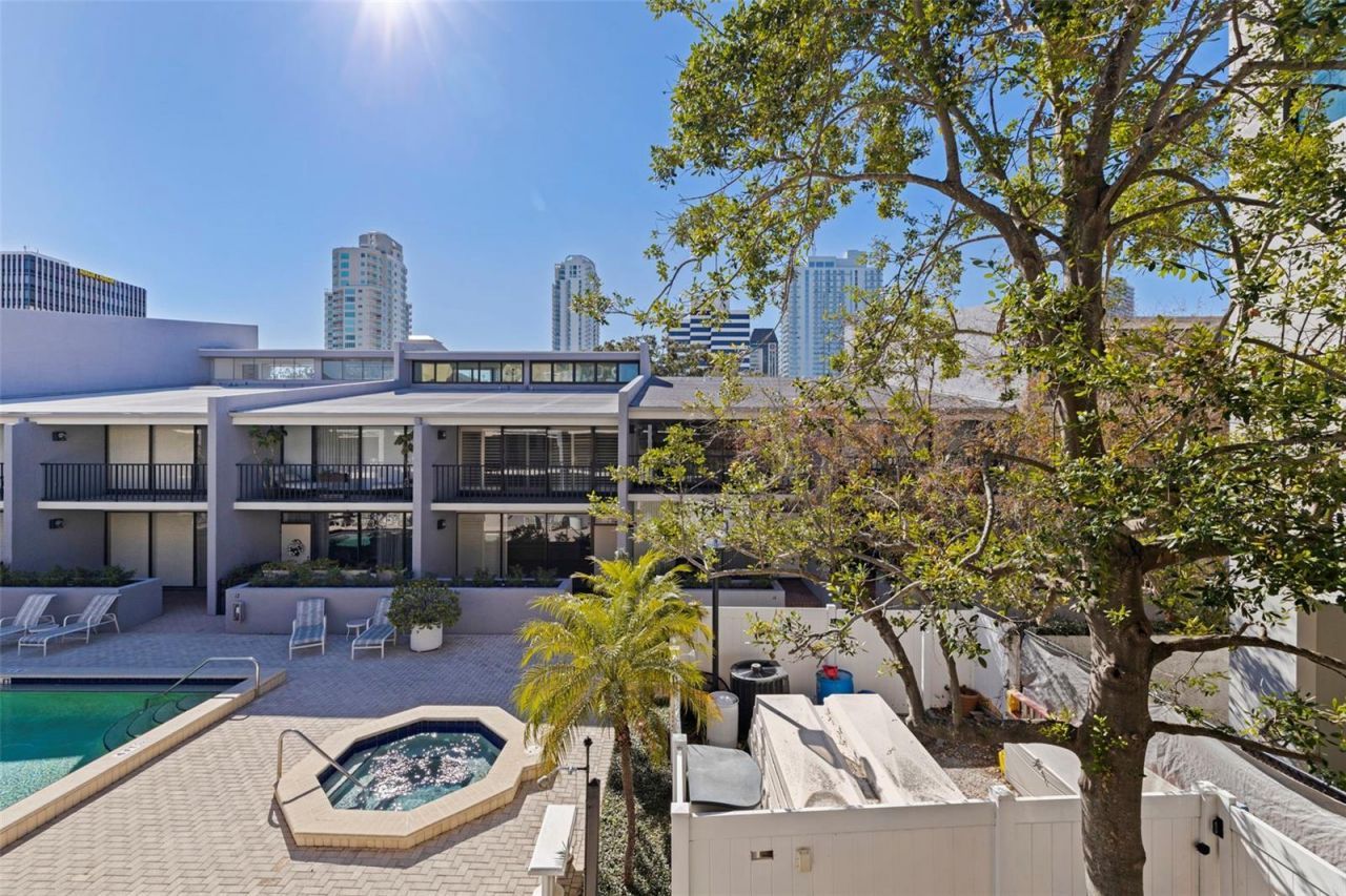 301 2nd Street N, Unit 7, Saint Petersburg, FL 33701 Photo