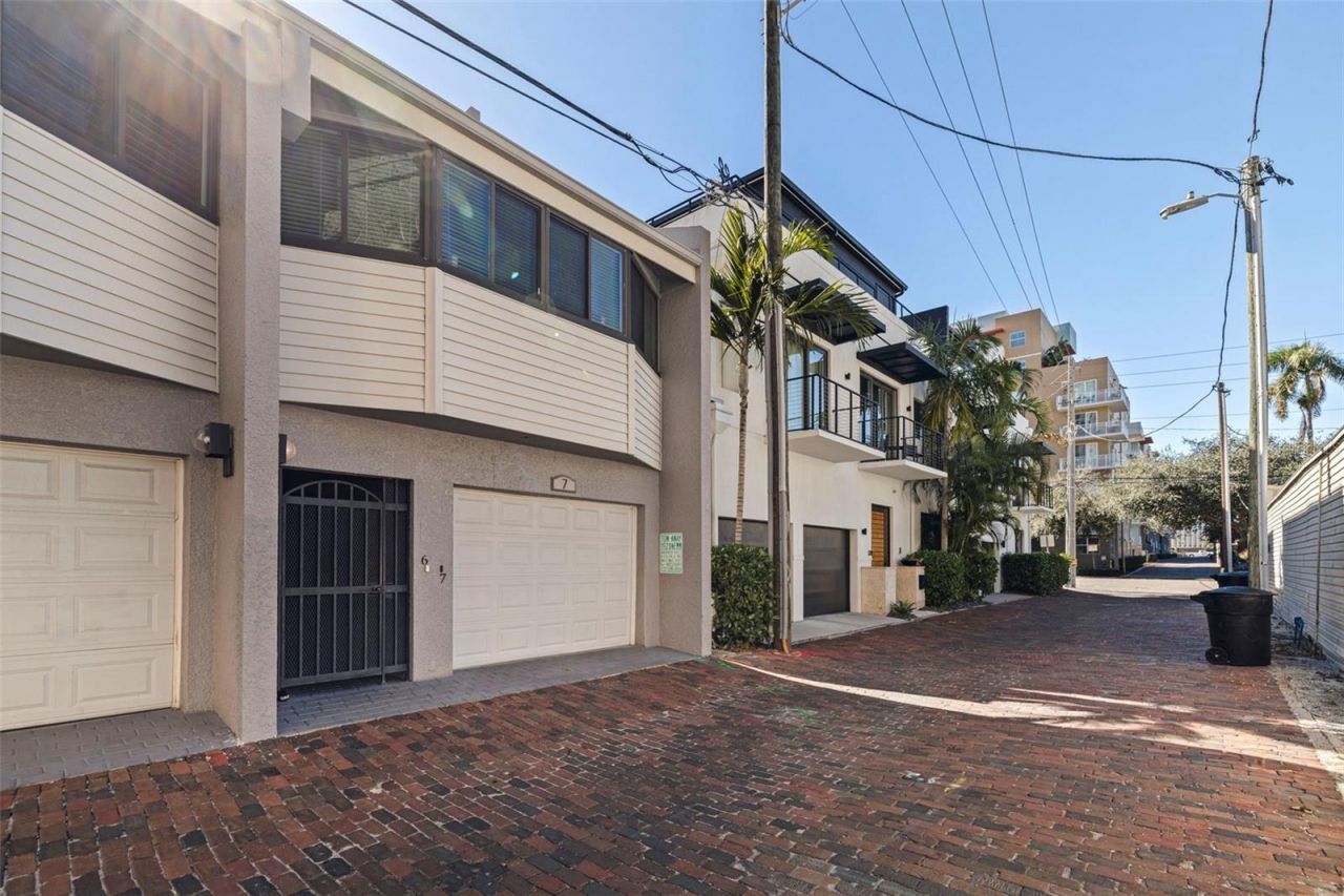 301 2nd Street N, Unit 7, Saint Petersburg, FL 33701 Photo