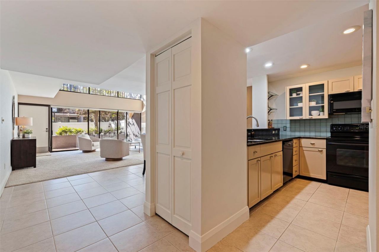 301 2nd Street N, Unit 7, Saint Petersburg, FL 33701 Photo