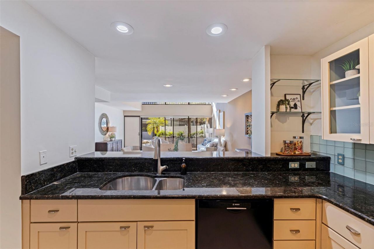 301 2nd Street N, Unit 7, Saint Petersburg, FL 33701 Photo