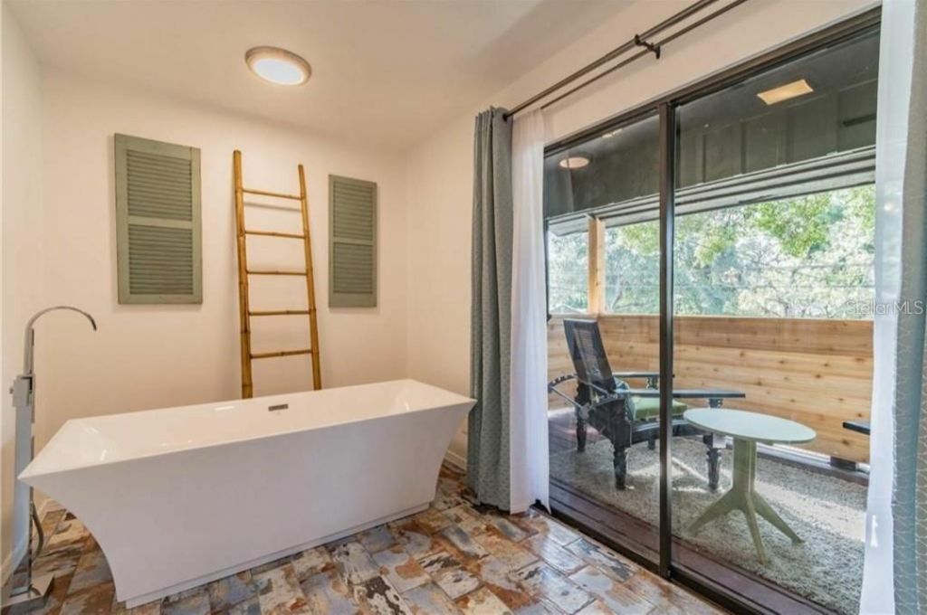 368 Ridge Road Sw, Largo, FL 33770 Photo