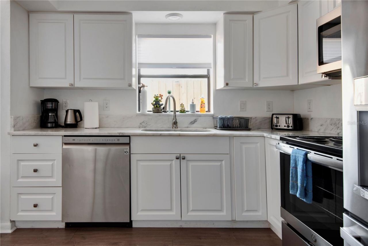 368 Ridge Road Sw, Largo, FL 33770 Photo