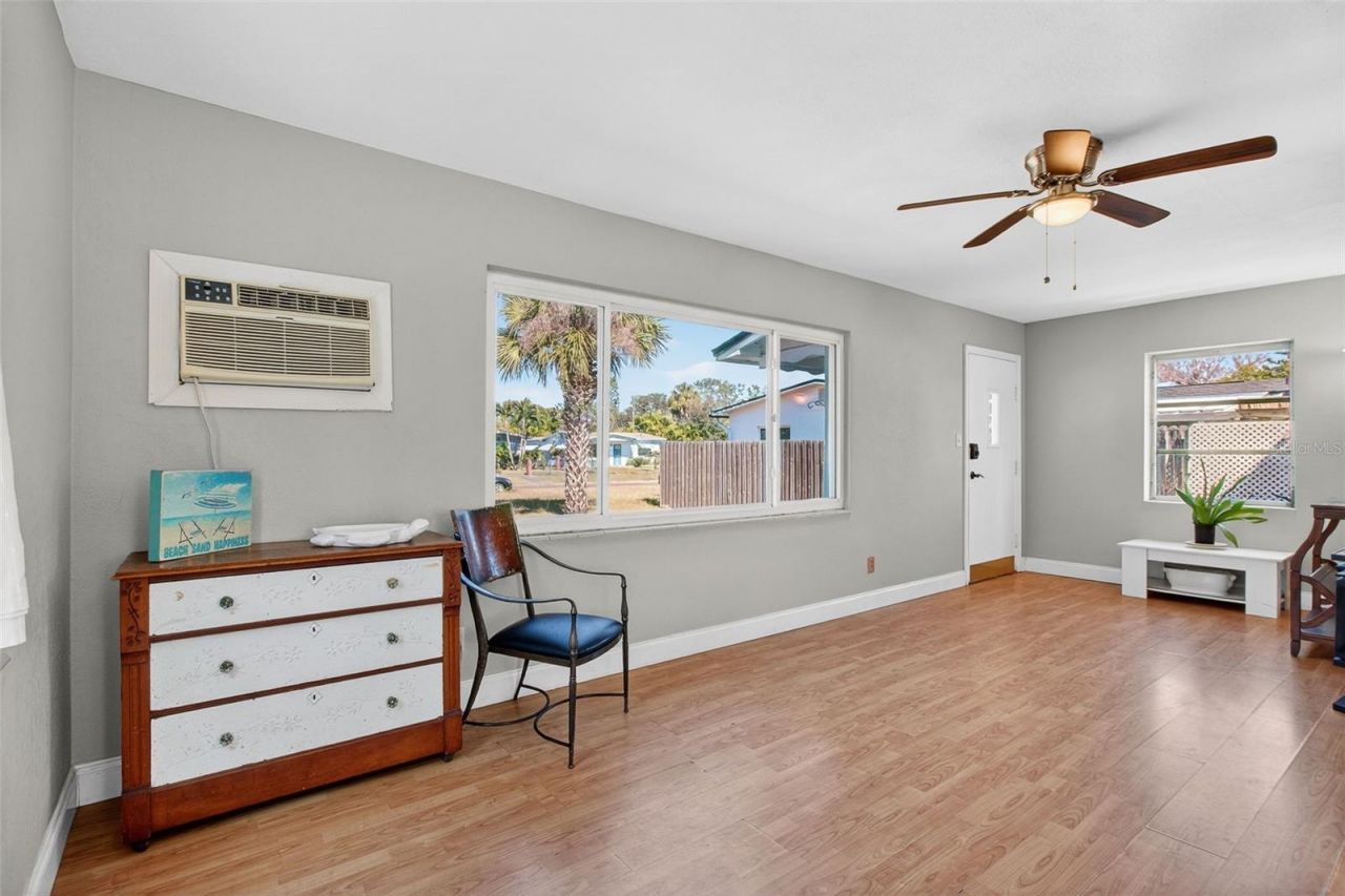 6372 4th Avenue S, Saint Petersburg, FL 33707 Photo